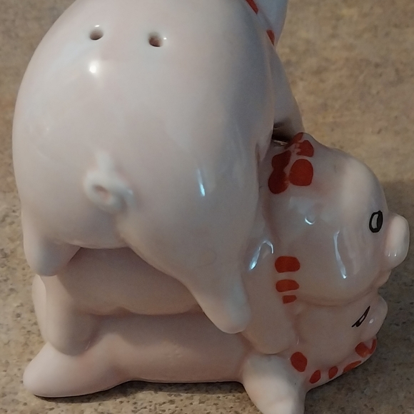 Pile On Pigs Salt & Pepper Shakers Magic Creations Circa 1995 - Picture 14 of 14